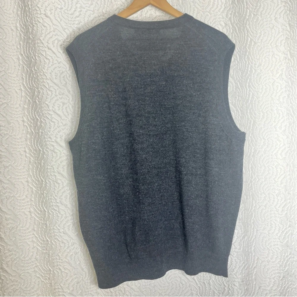 J.Crew Men's XL 100% Merino Wool V-Neck Sweater Vest Gray Flawed Fits Large